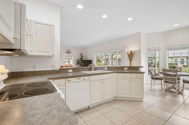 25604 HERITAGE LAKE BOULEVARD 118, Punta Gorda, FL 33983