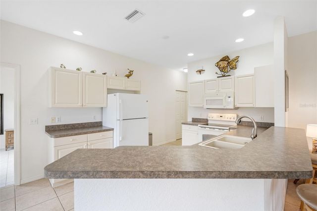 25604 HERITAGE LAKE BOULEVARD 118, Punta Gorda, FL 33983