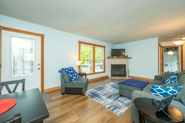 409 NW Linden Street, Ankeny, IA 50023