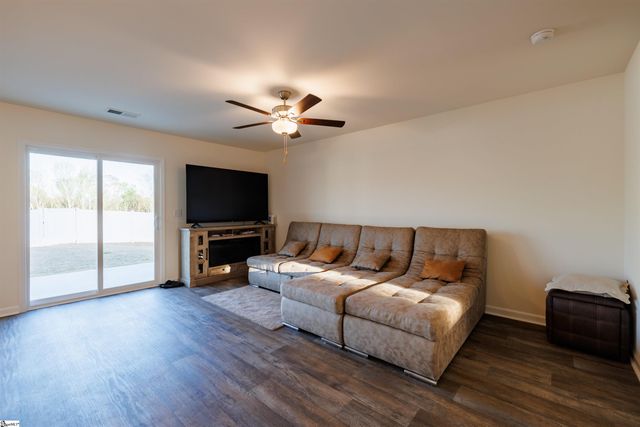 6063 Willutuck Drive, Boiling Springs, SC 29316