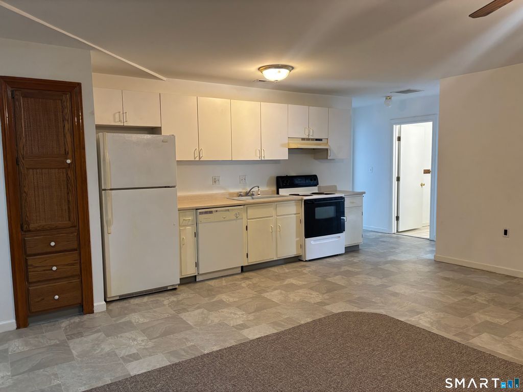 10 Collins Street 10-D, Hamden, CT 06514