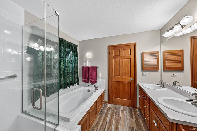 54441 White Tail Drive, Mishawaka, IN 46545