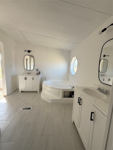 835 Private Road 4732, Rhome, TX 76078