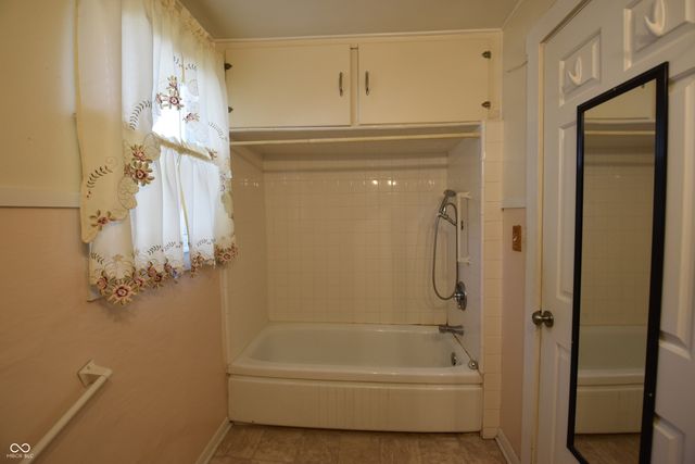 502 S State Street, Greenfield, IN 46140