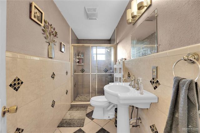 1211 W 23rd Place, Mission, TX 78574