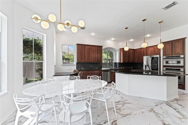 18 Degas Park, The Woodlands, TX 77382