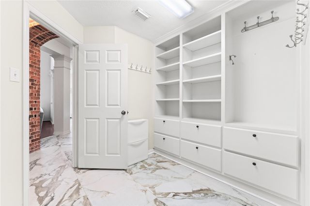 18 Degas Park, The Woodlands, TX 77382