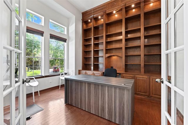 18 Degas Park, The Woodlands, TX 77382