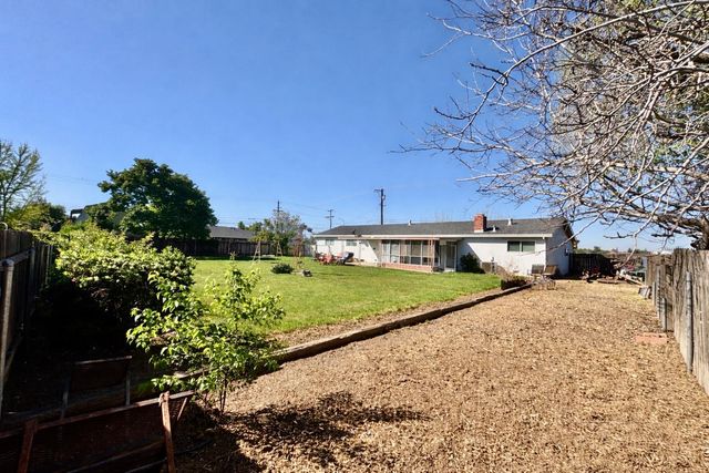 1039 El Margarita Rd, Yuba City, CA 95993