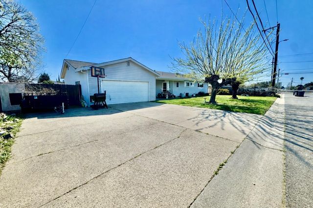 1039 El Margarita Rd, Yuba City, CA 95993