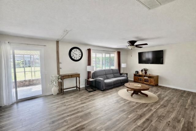 1039 El Margarita Rd, Yuba City, CA 95993