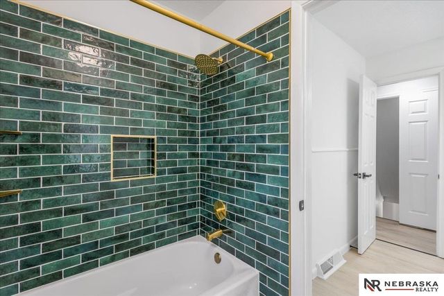 2024 S 165th Street, Omaha, NE 68130