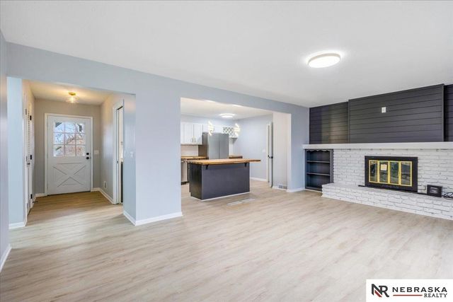 2024 S 165th Street, Omaha, NE 68130