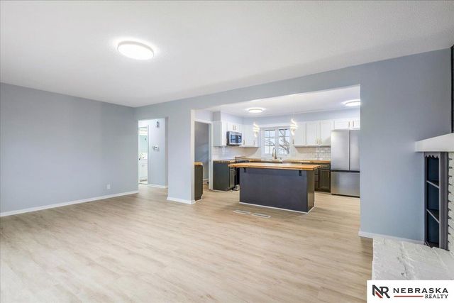 2024 S 165th Street, Omaha, NE 68130