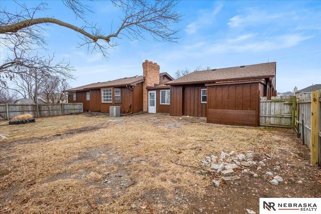 2024 S 165th Street, Omaha, NE 68130