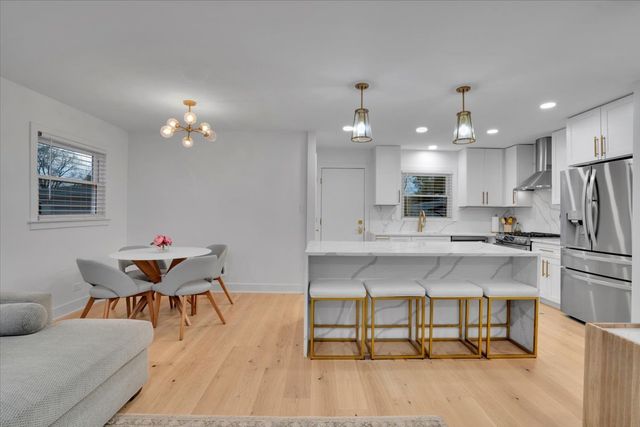 9317 Olcott Avenue, Morton Grove, IL 60053