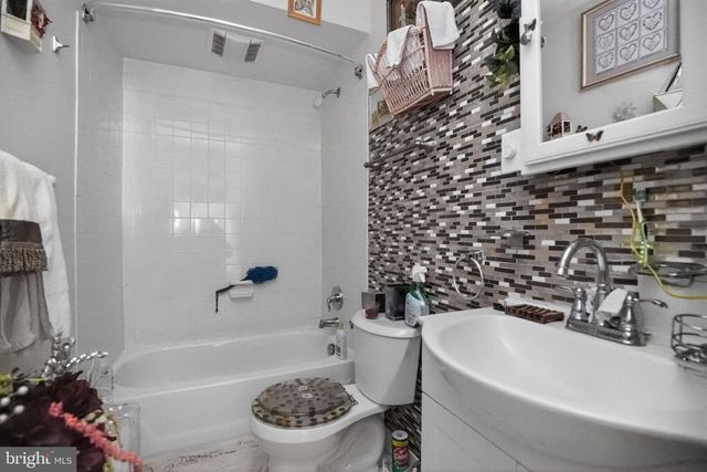 11 MILL ST, Darby, PA 19023