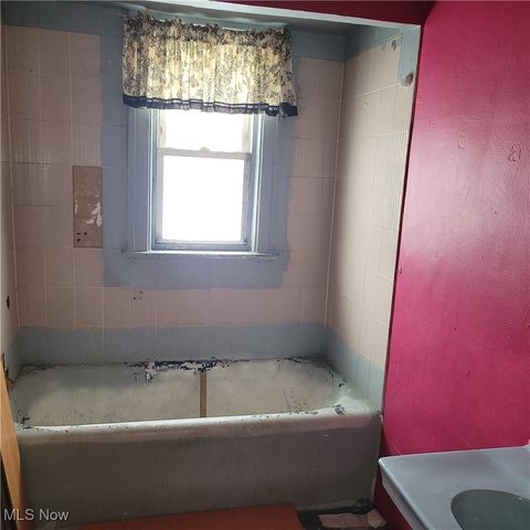 11102 Lardet Avenue, Cleveland, OH 44104