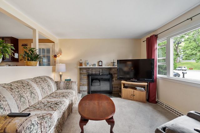 13 Asbury Street, Salem, NH 03079