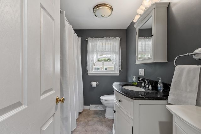 13 Asbury Street, Salem, NH 03079