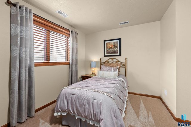 4405 E Aster Cir Circle, Sioux Falls, SD 57103