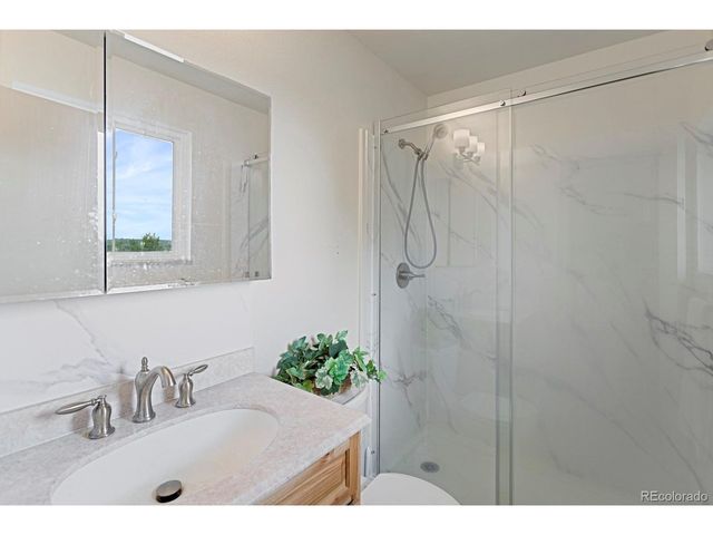 9537 Grandview Ave, Arvada, CO 80002