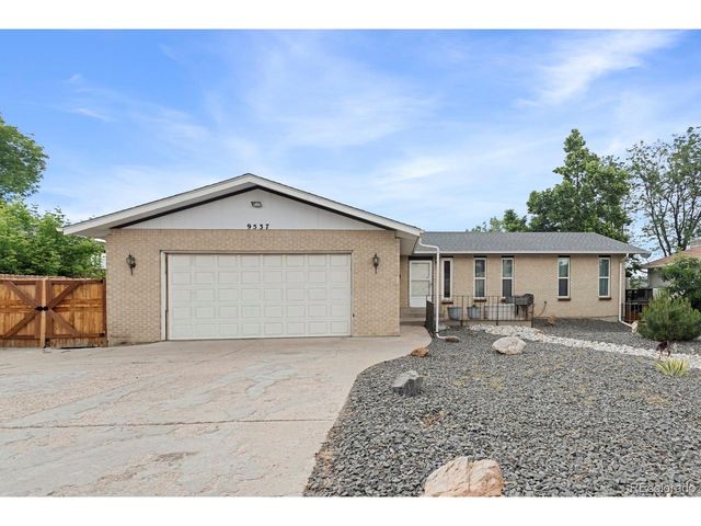 9537 Grandview Ave, Arvada, CO 80002