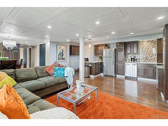 9537 Grandview Ave, Arvada, CO 80002