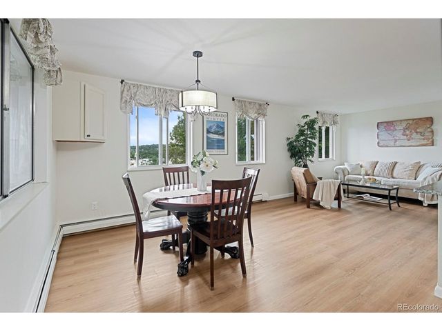 9537 Grandview Ave, Arvada, CO 80002
