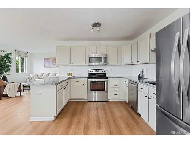 9537 Grandview Ave, Arvada, CO 80002