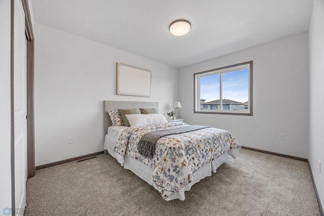 1039 61st Avenue W, West Fargo, ND 58078