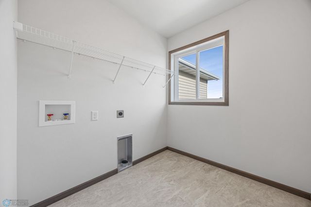 1039 61st Avenue W, West Fargo, ND 58078