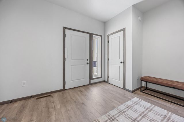 1039 61st Avenue W, West Fargo, ND 58078