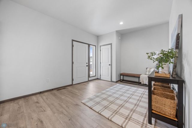 1039 61st Avenue W, West Fargo, ND 58078