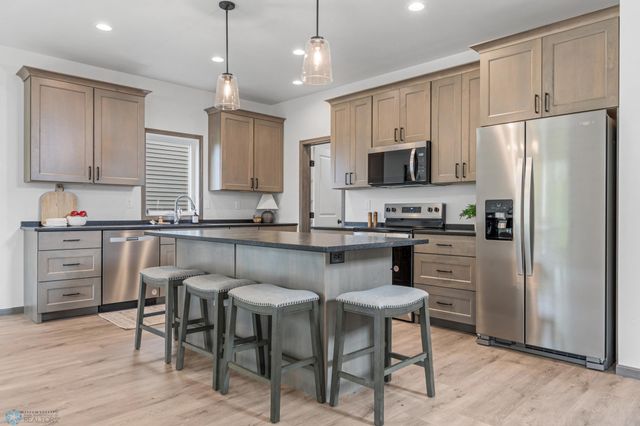 1039 61st Avenue W, West Fargo, ND 58078