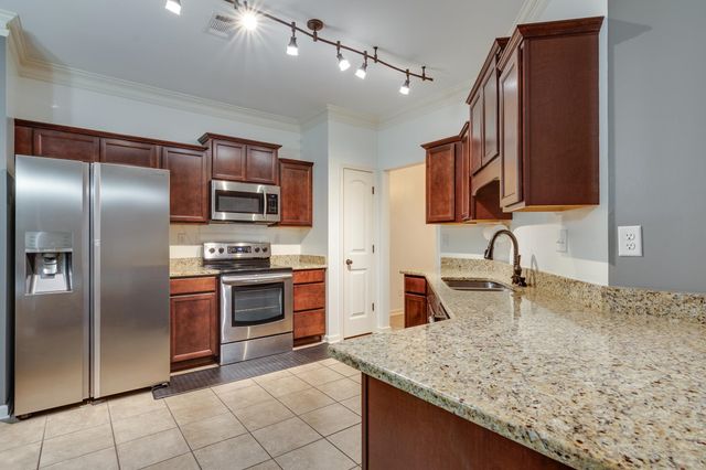 40 GREEN HILLS DR, Oakland, TN 38060