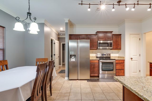 40 GREEN HILLS DR, Oakland, TN 38060