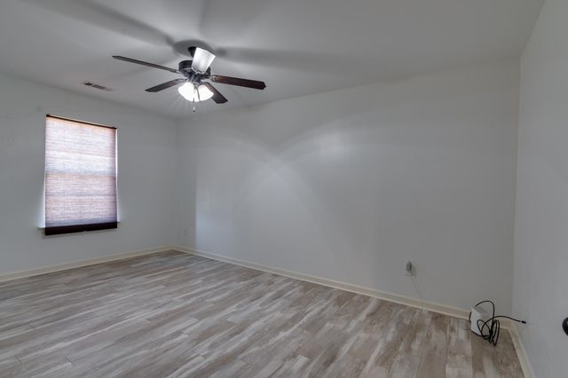 40 GREEN HILLS DR, Oakland, TN 38060