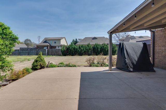 40 GREEN HILLS DR, Oakland, TN 38060