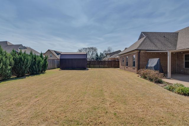40 GREEN HILLS DR, Oakland, TN 38060