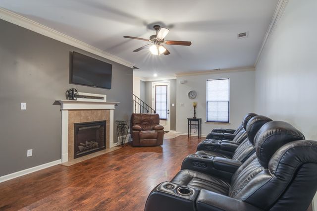 40 GREEN HILLS DR, Oakland, TN 38060