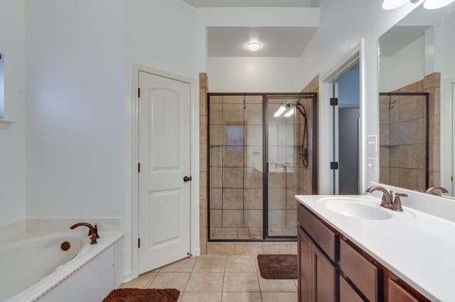 40 GREEN HILLS DR, Oakland, TN 38060