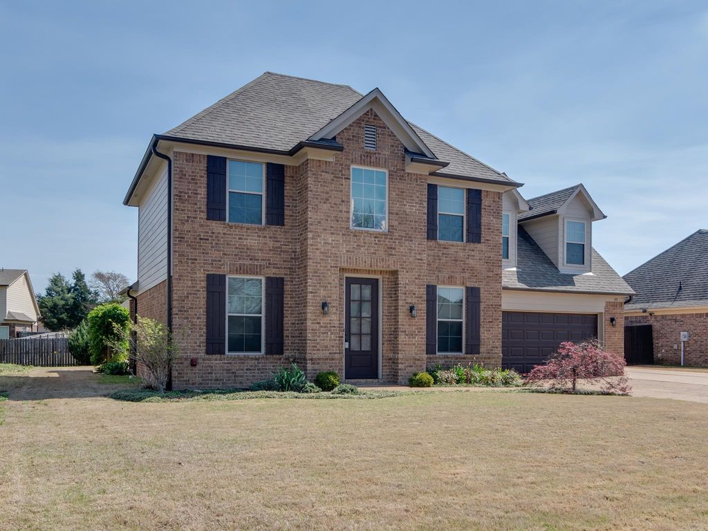 40 GREEN HILLS DR, Oakland, TN 38060