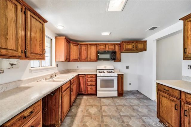2837 Sequoia Road, Pinon Hills, CA 92371