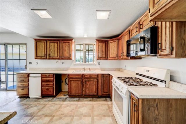 2837 Sequoia Road, Pinon Hills, CA 92371