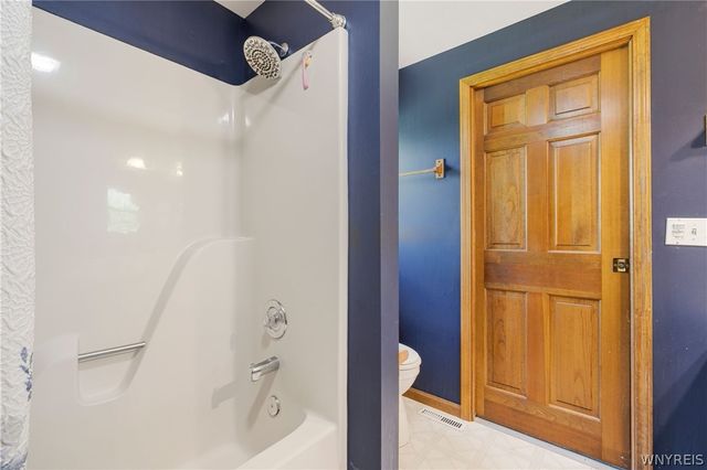 5496 Hartford Drive, Lockport Town, NY 14094