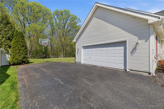 5496 Hartford Drive, Lockport Town, NY 14094