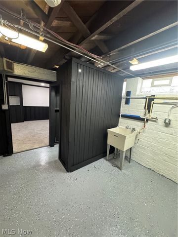 10900 Vernon Avenue, Garfield Heights, OH 44125