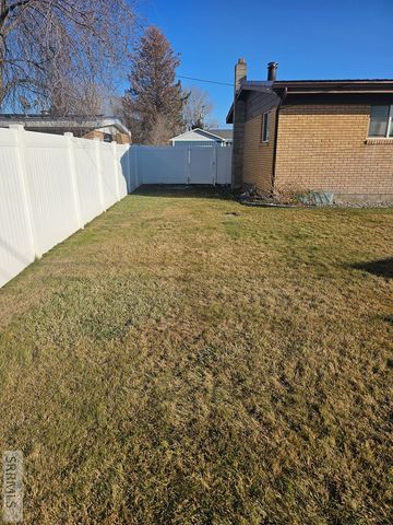 428 Edwards Avenue, Shelley, ID 83274