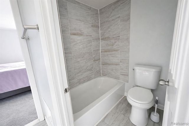 19585 Mariner Court, Northville, MI 48167